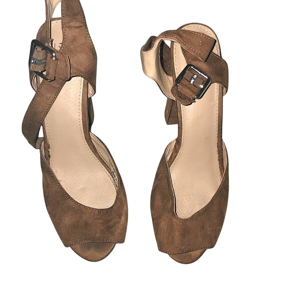 Mossimo Tan Chunky strappy heels womens  S118